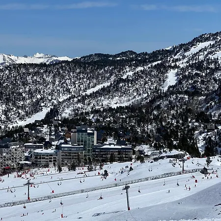 Sur Les Pistes Gr10, Vue Vallee