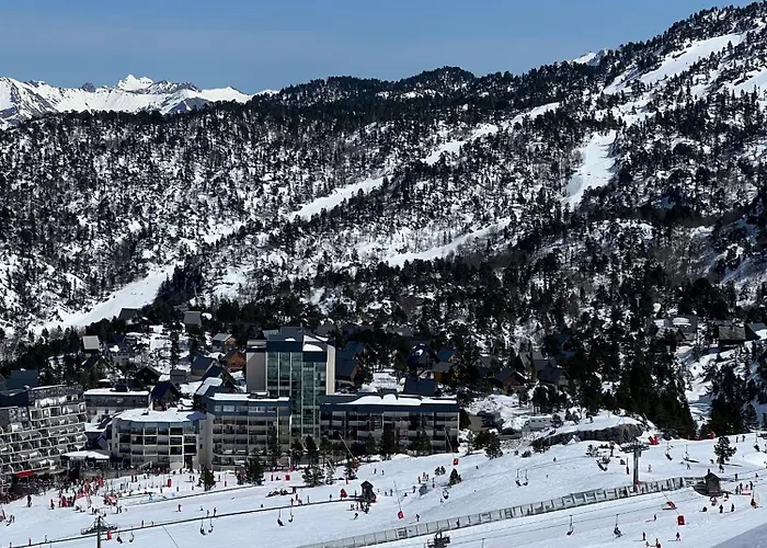 Sur Les Pistes Gr10, Vue Vallee